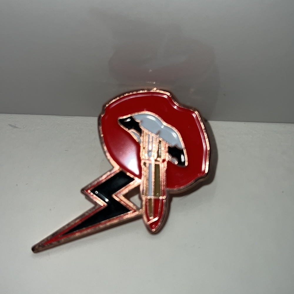 Charlotte tilbury pin
